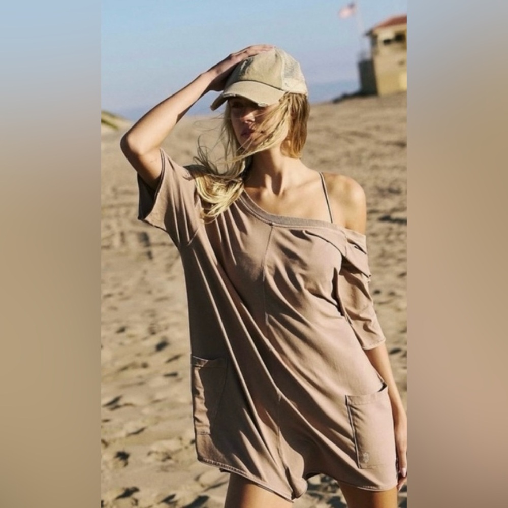 NWT /NWOT FREE PEOPLE HOT SHOT TEE ROMPER MOCHA LATTE